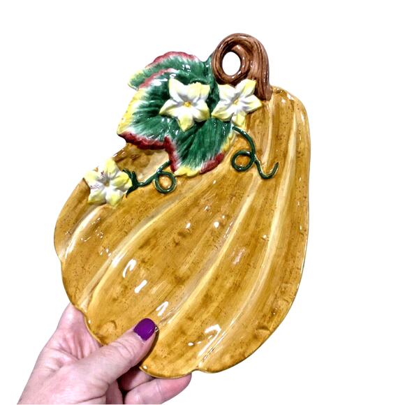 Fitz and Floyd Classics Pumpkin Gourd and Blossoms Porcelain Dish Wall Hanging - Picture 10 of 10